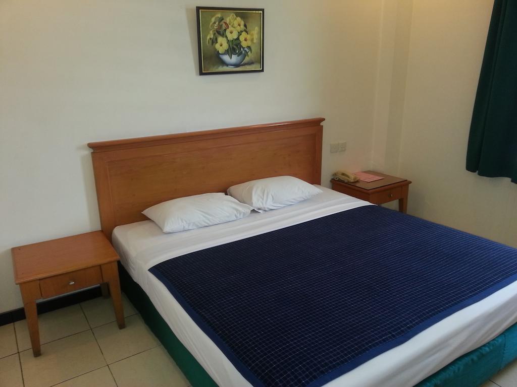 Hotel Fortuna Surabaya Rom bilde